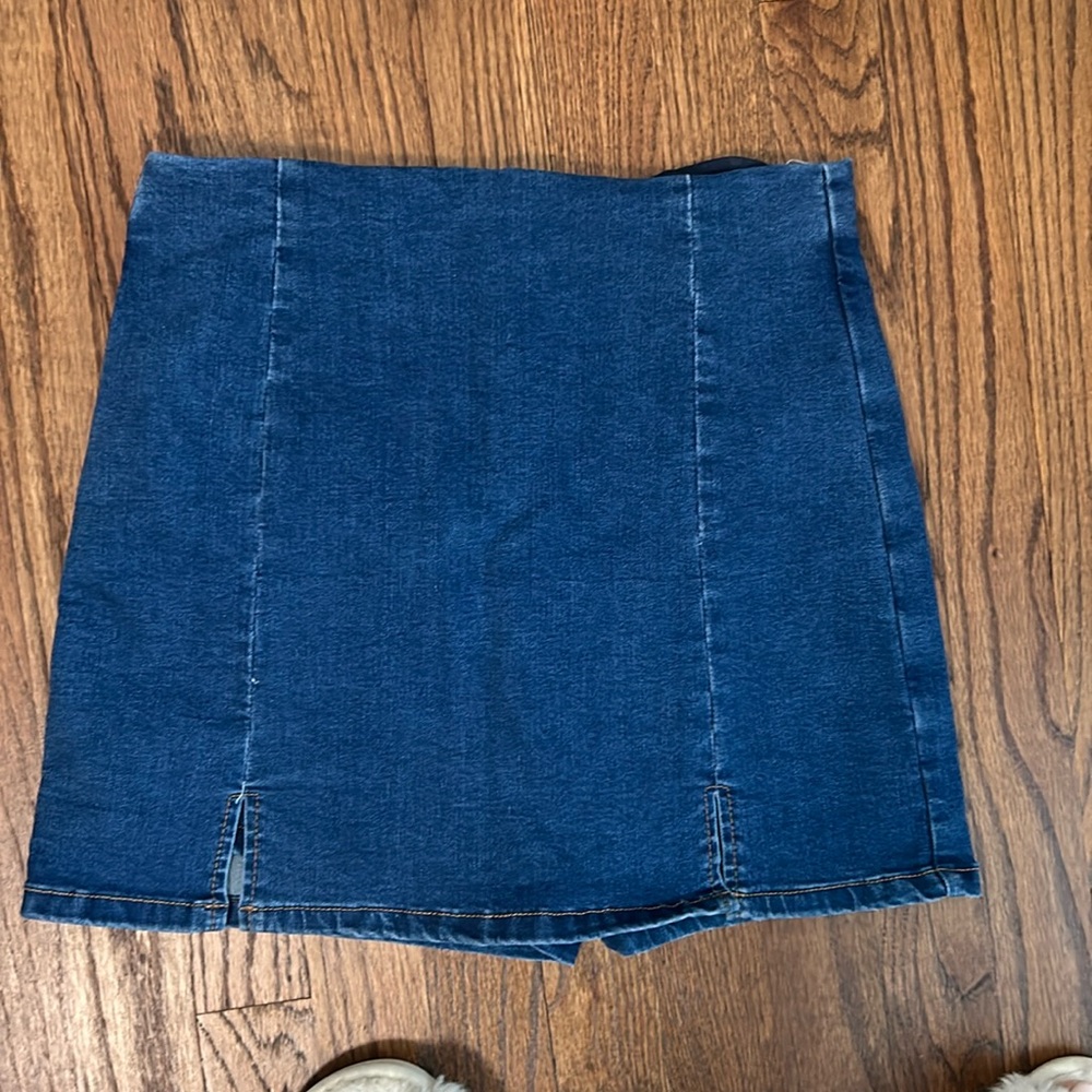 Jean skort